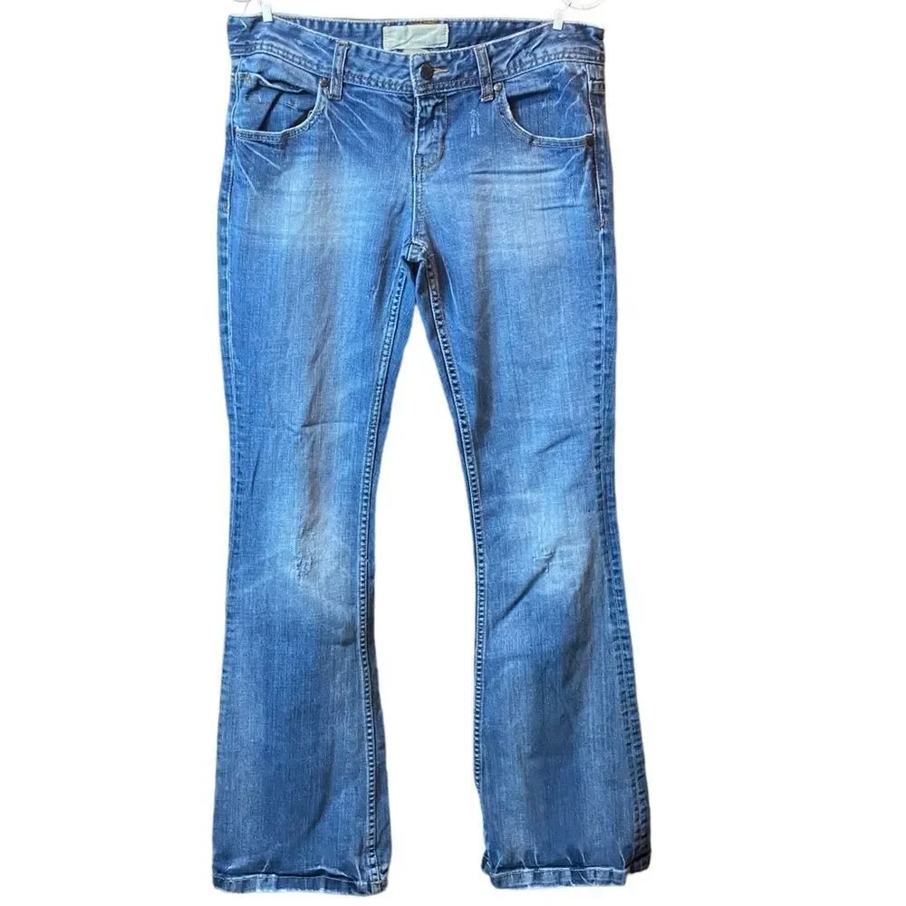Maurice’s Molly Flare Wm’s Sz 3/4 Long Dark Blue Distressed Denim Jeans